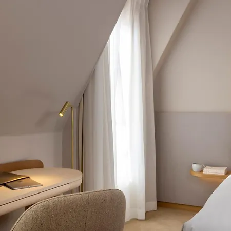 Beige 4* Parijs