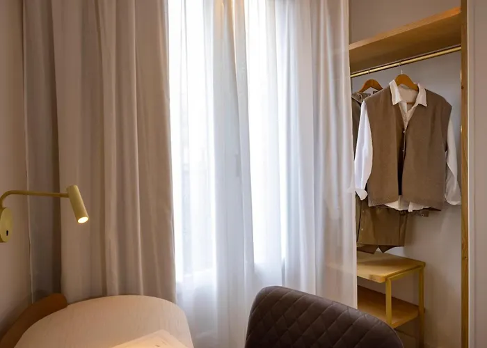 Hotel Beige 4*