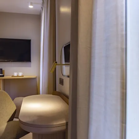 Hotel Beige 4*