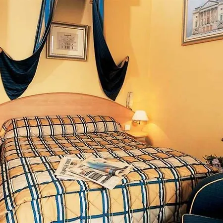 Hotel Beige 4*