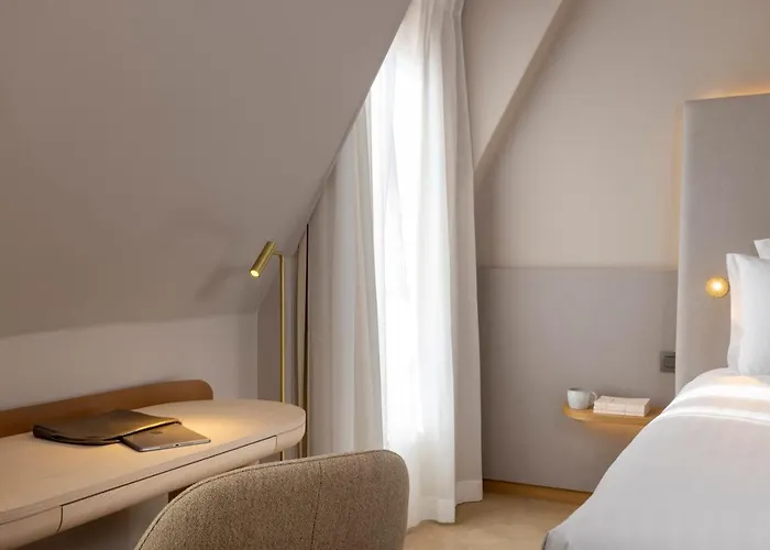 Beige 4* Paris