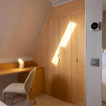 Hotel Beige 4*