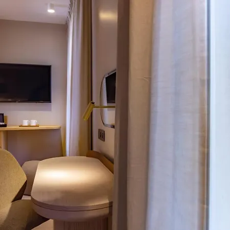 Beige 4* Paris