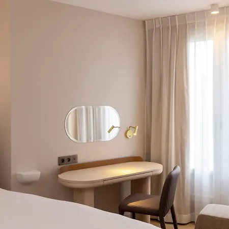 Beige 4* Paris