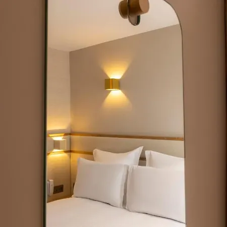 Beige Hotell Paris