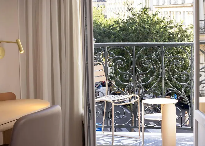 Hotel Beige 4*