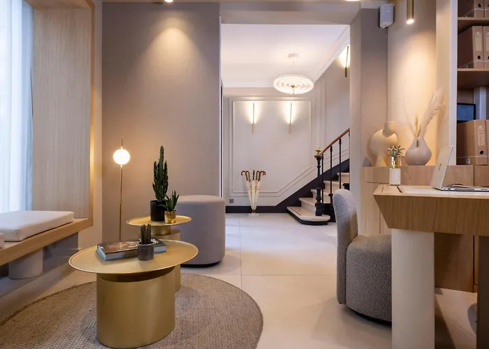 Beige Hotell 4*